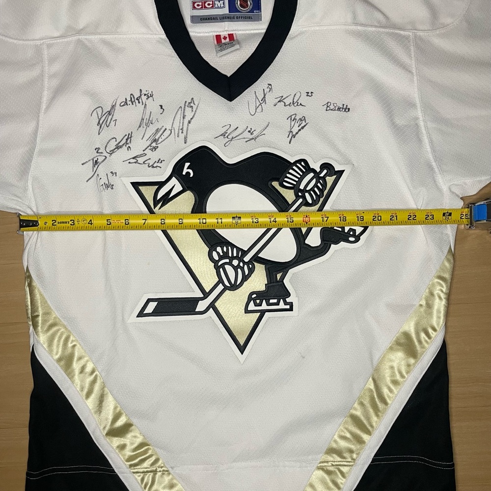 CCM Authentic Pittsburgh Penguins NHL Hockey Jersey White Large Autographed - Picture 11 of 11
